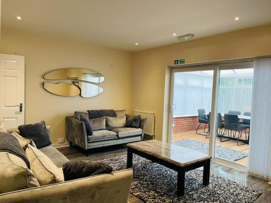 Luxury 5-Bed House Near Nec & Bhx Apartment Solihull Exterior photo